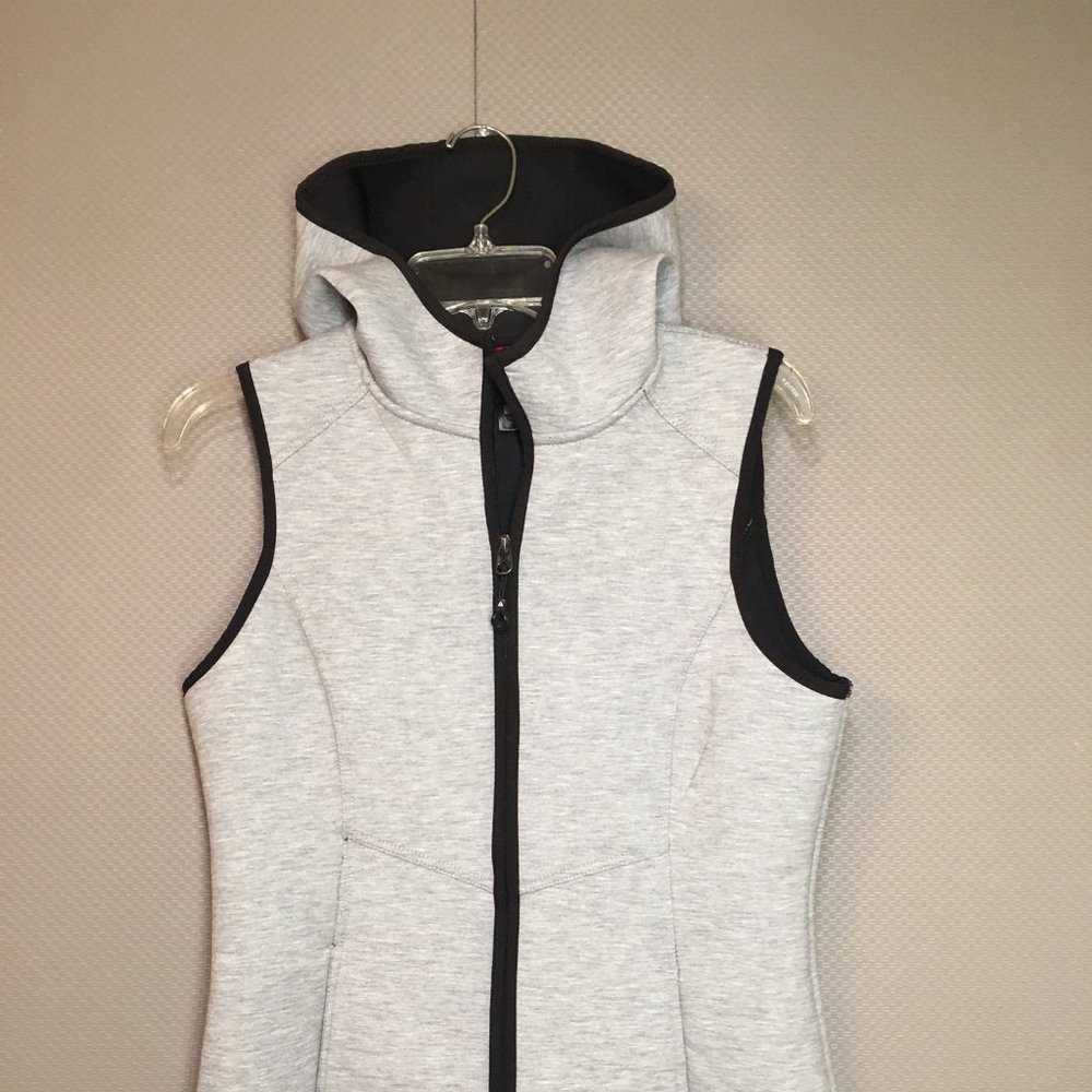 Gerry Women's Gray/Black Outdoor Hooded Full Zip Vest Sise Medium
